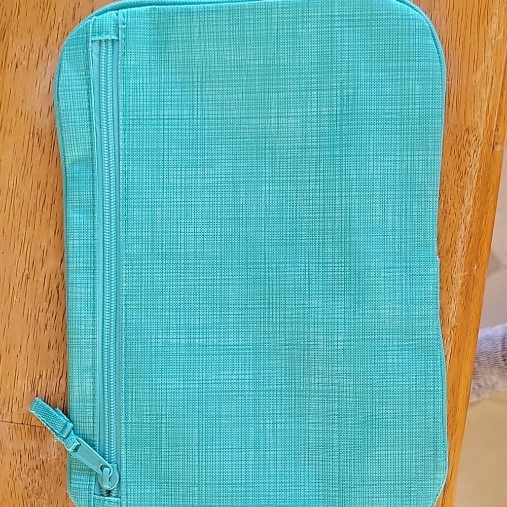 Thirty-One Tote Pocket - Picture 2 of 2